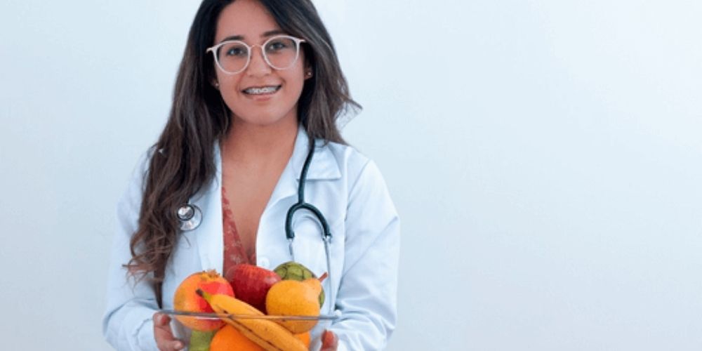 Difference between dietician and nutritionist